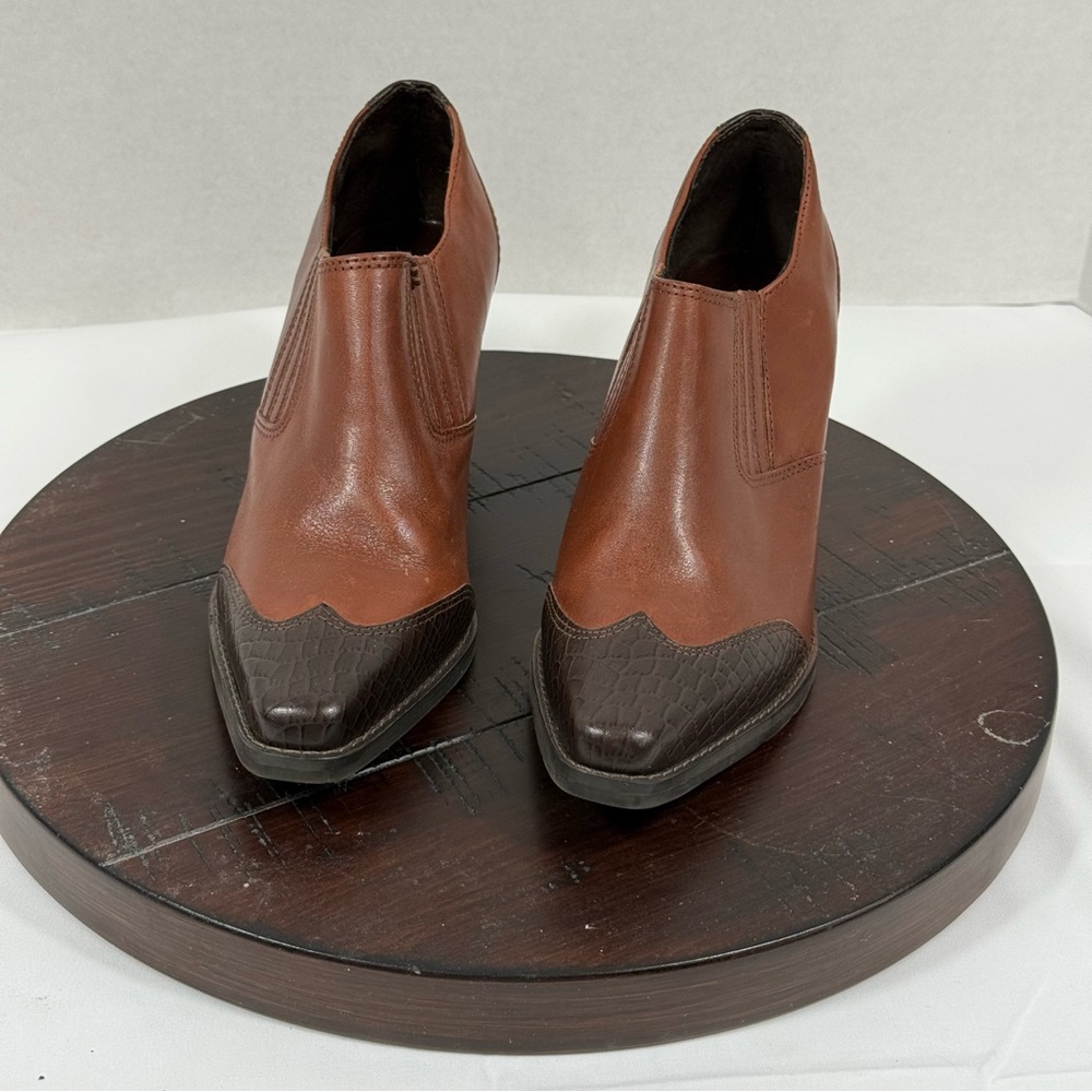 Artivo Claudia Womens 7M Brown Leather Ankle Booties Block Heel Made in‎ Brazil